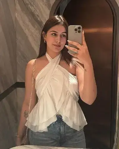 Escorts In Versova